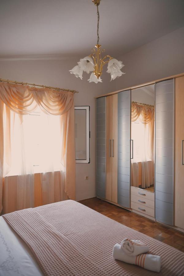 Apartment Blanka With A Beautiful View Of Trogir Exterior foto